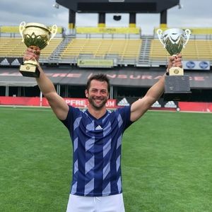 Meet your Posher, Raymond e